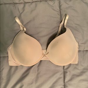 Kathy Ireland Intimates Bra (36D). Only worn once!